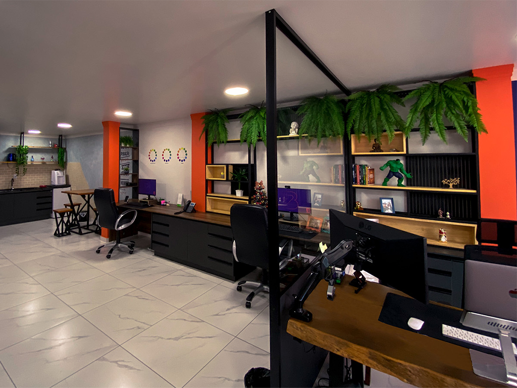 Um novo endereço: Primeira mudança de sede, passamos para uma sala um pouco maior onde ficamos por 3 anos.